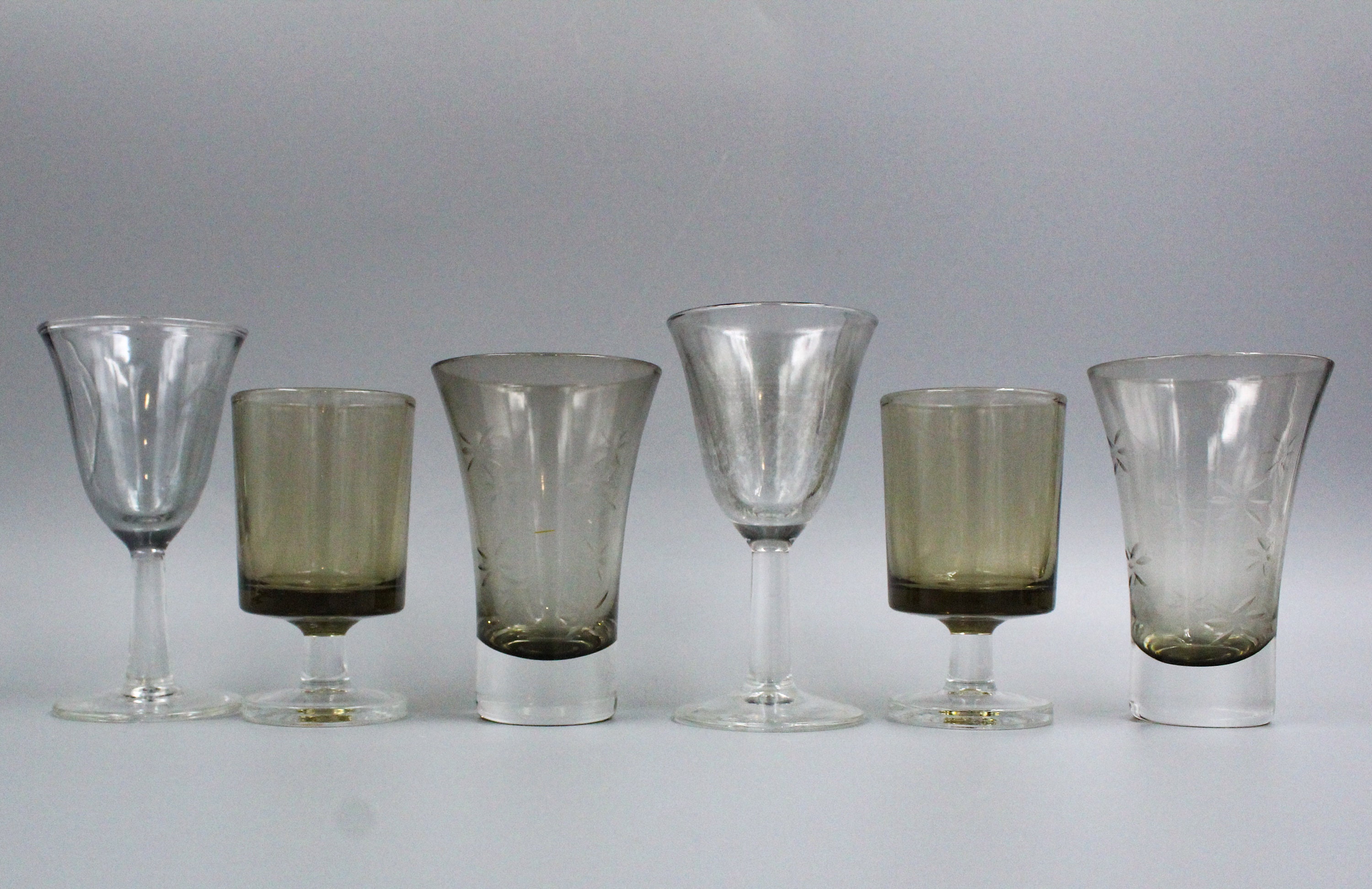 Lot 6 Verres à Liqueur Vintage Dépareillés Jaunes Ambres Pour Donner Une Touche Actuelle Votre Table