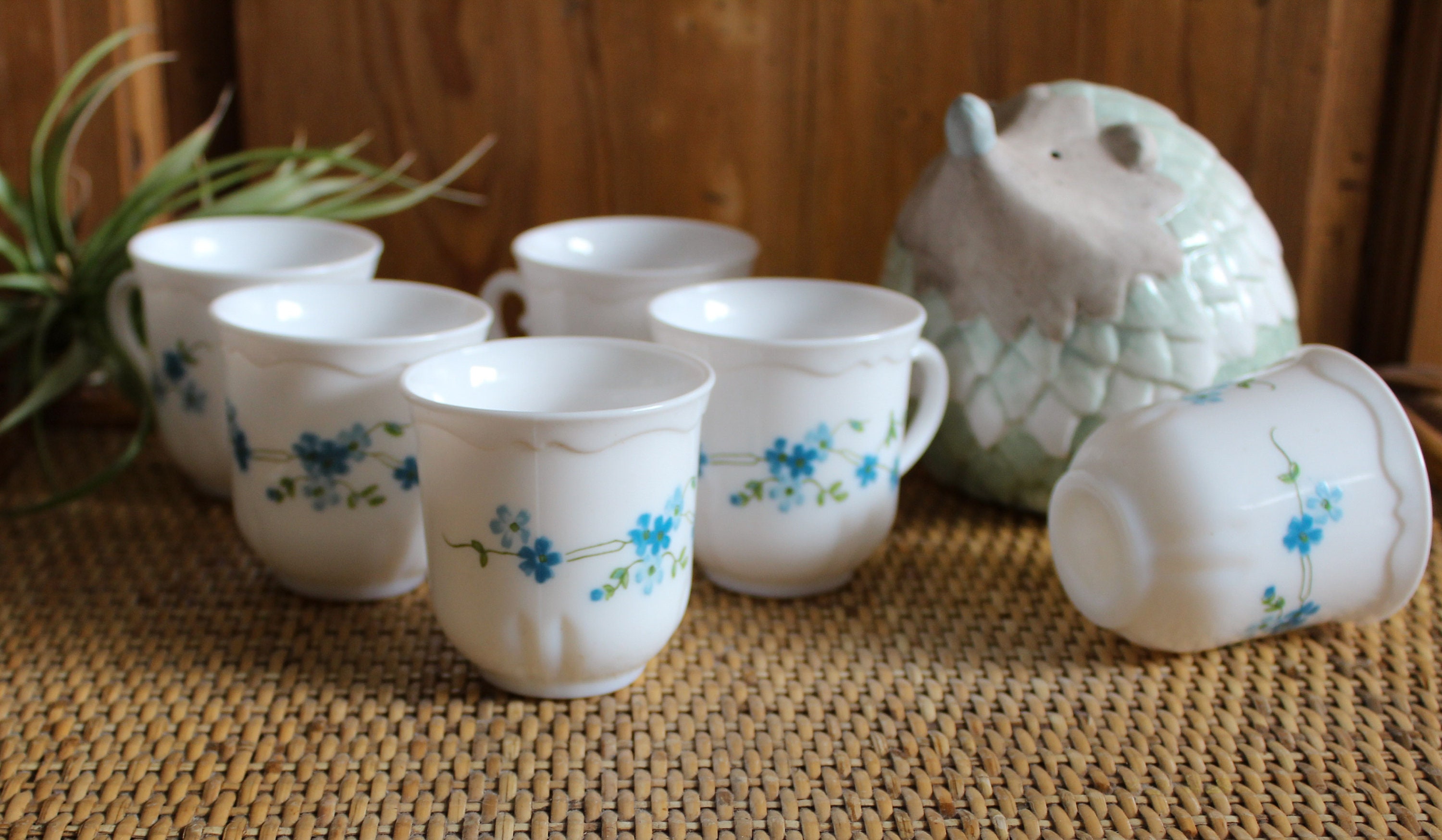 Tasses Arcopal Décor Véronica Fleurs Myosotis Bleues et Blanches France Vintage