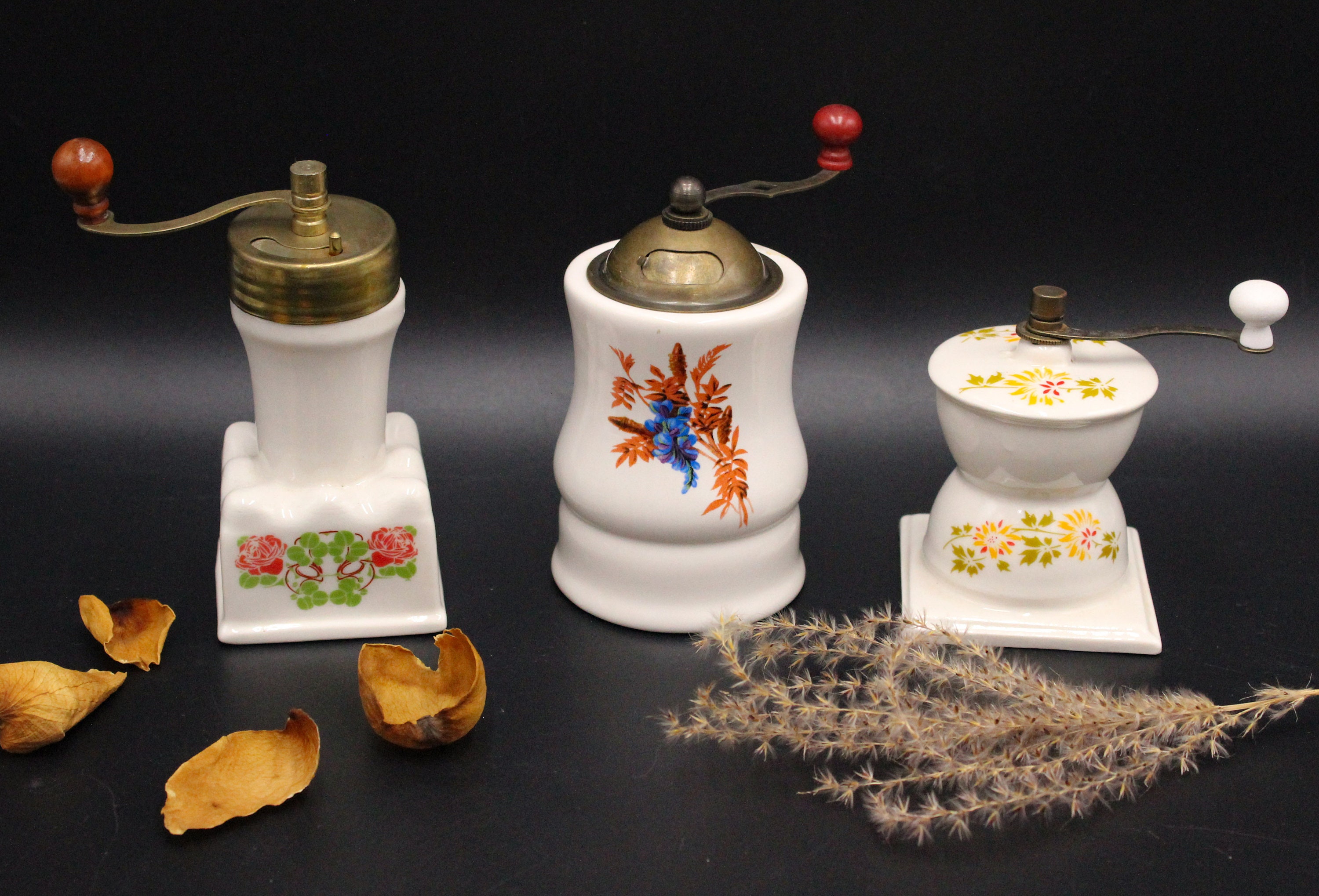 Moulins à Poivre Vintage Décoratif en Porcelaine France