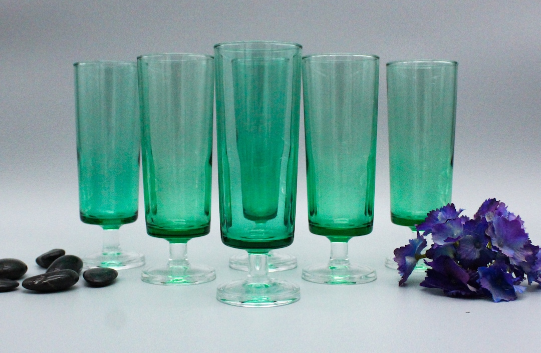 5 Champagne Flutes Emerald Green Glass Suede Luminarc Model Etsy