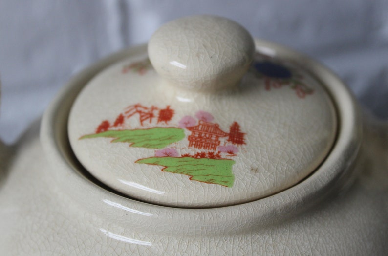 ASIAN style THEE with geisha temple landscape pattern vintage sandstone