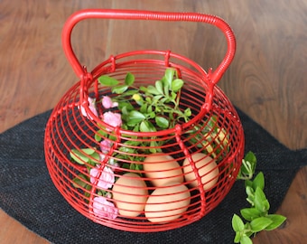 Rode eiermand in metaal en plastic, vintage, salademand, keukendecor