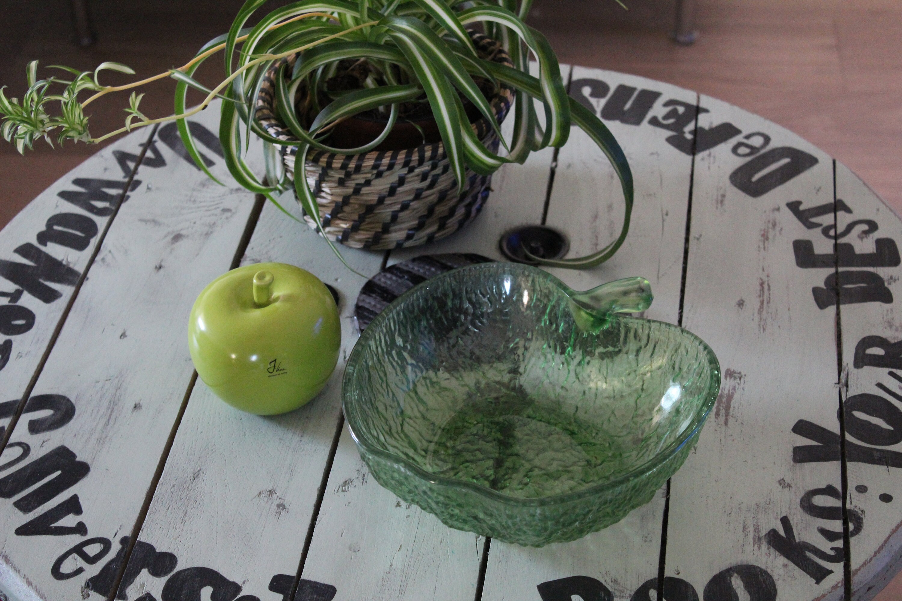 Saladier en Verre Vert Vintage Forme de Pomme, Déco Cuisine, Bol Ancien Fabriqué France