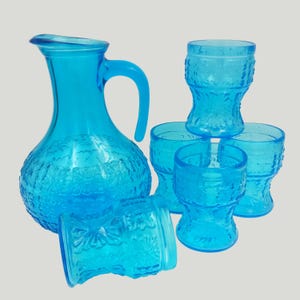 ORANGEADE SERVICE, pitcher and 5 vintage glasses, turquoise glass FIDENZA 1960, lemonade glasses, embossed flower pattern