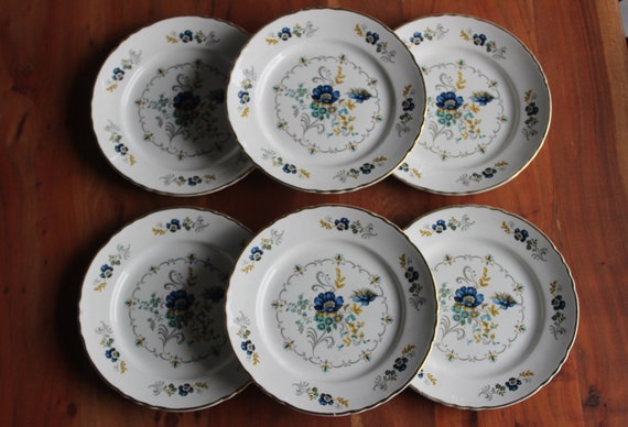 6 flat porcelain PLATES with floral pattern, vintage “Chaillot” model