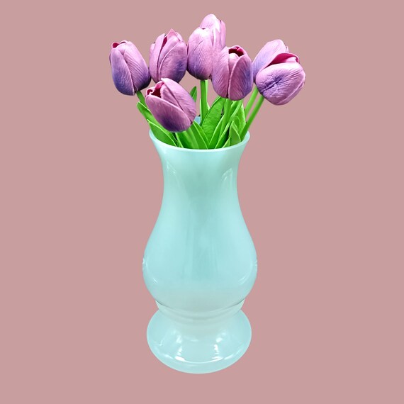 White opaline vase, 80s/90s