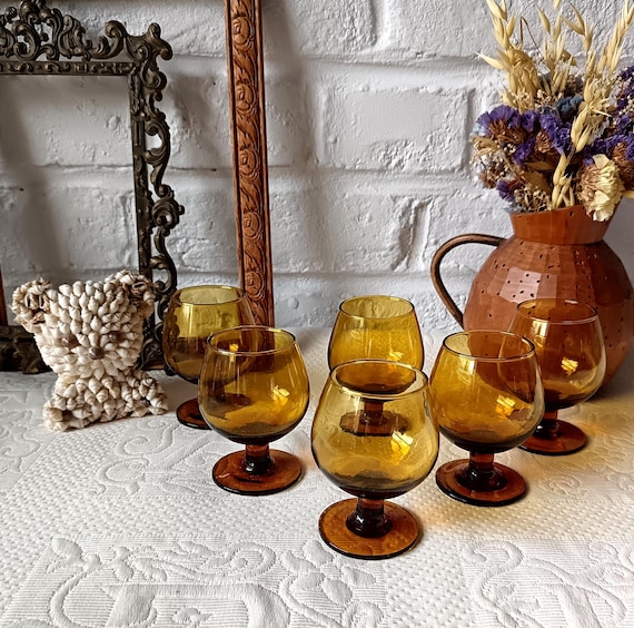 6 vintage amber-colored liqueur glasses, 9 cl each