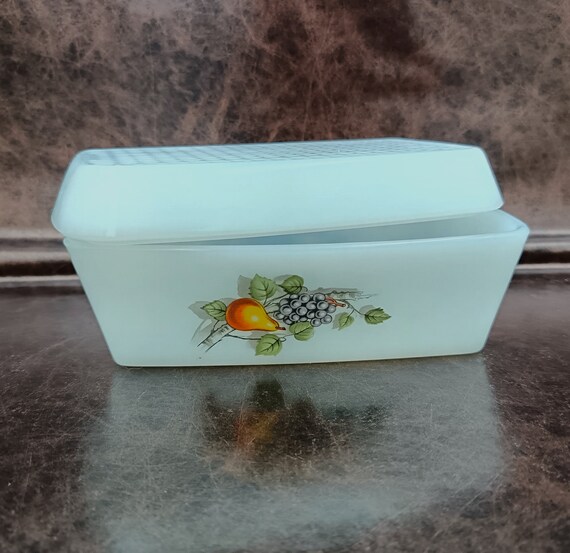 Milk glass BUTTER DISH, Fruits de France model, ARCOPAL 1960, retro, vintage, opaline