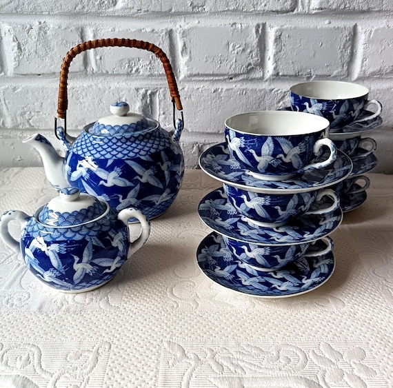 Japanese tea set in fine porcelain with crane motif