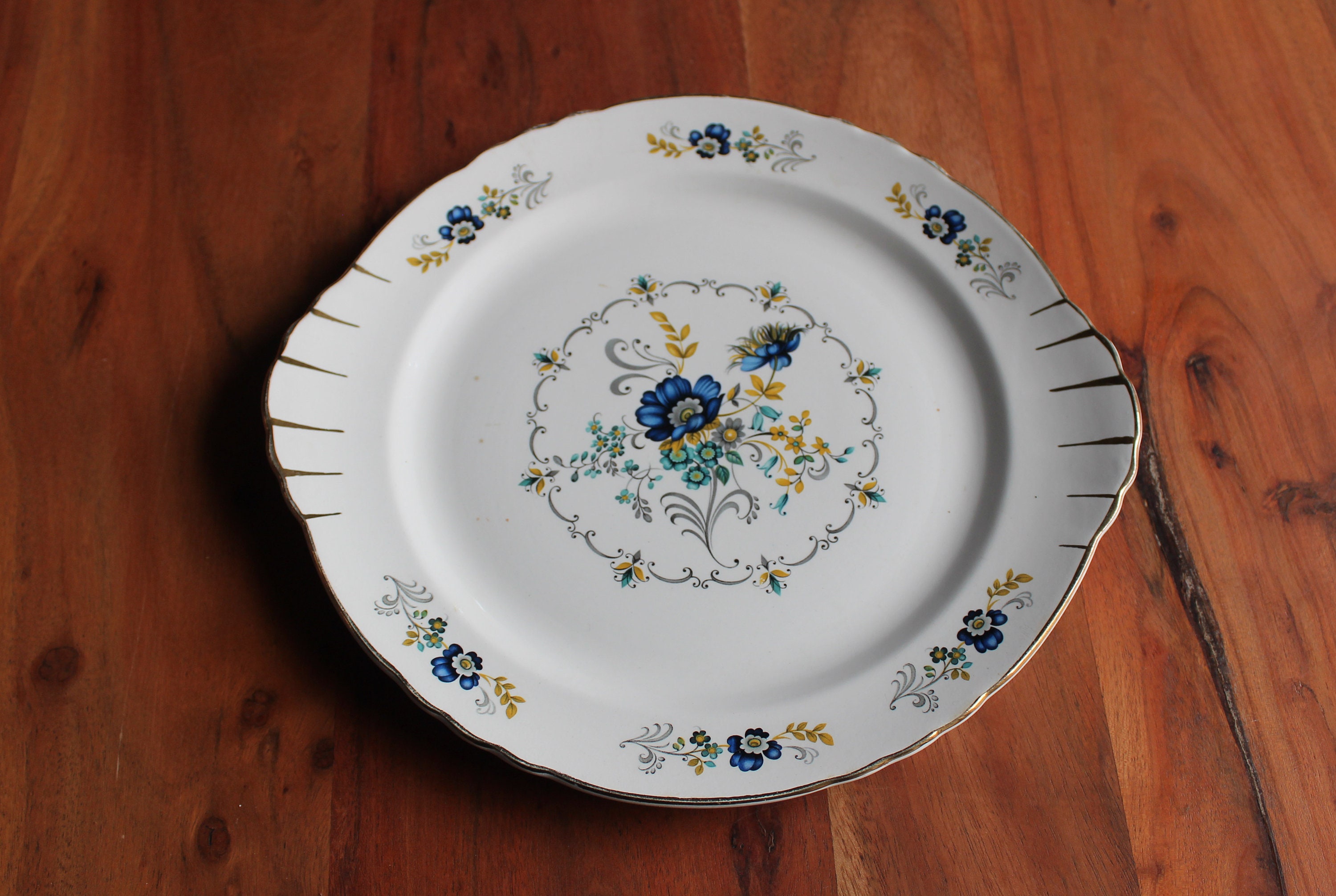 Plat Porcelaine Motif Fleuri Modèle Chaillot Vintage