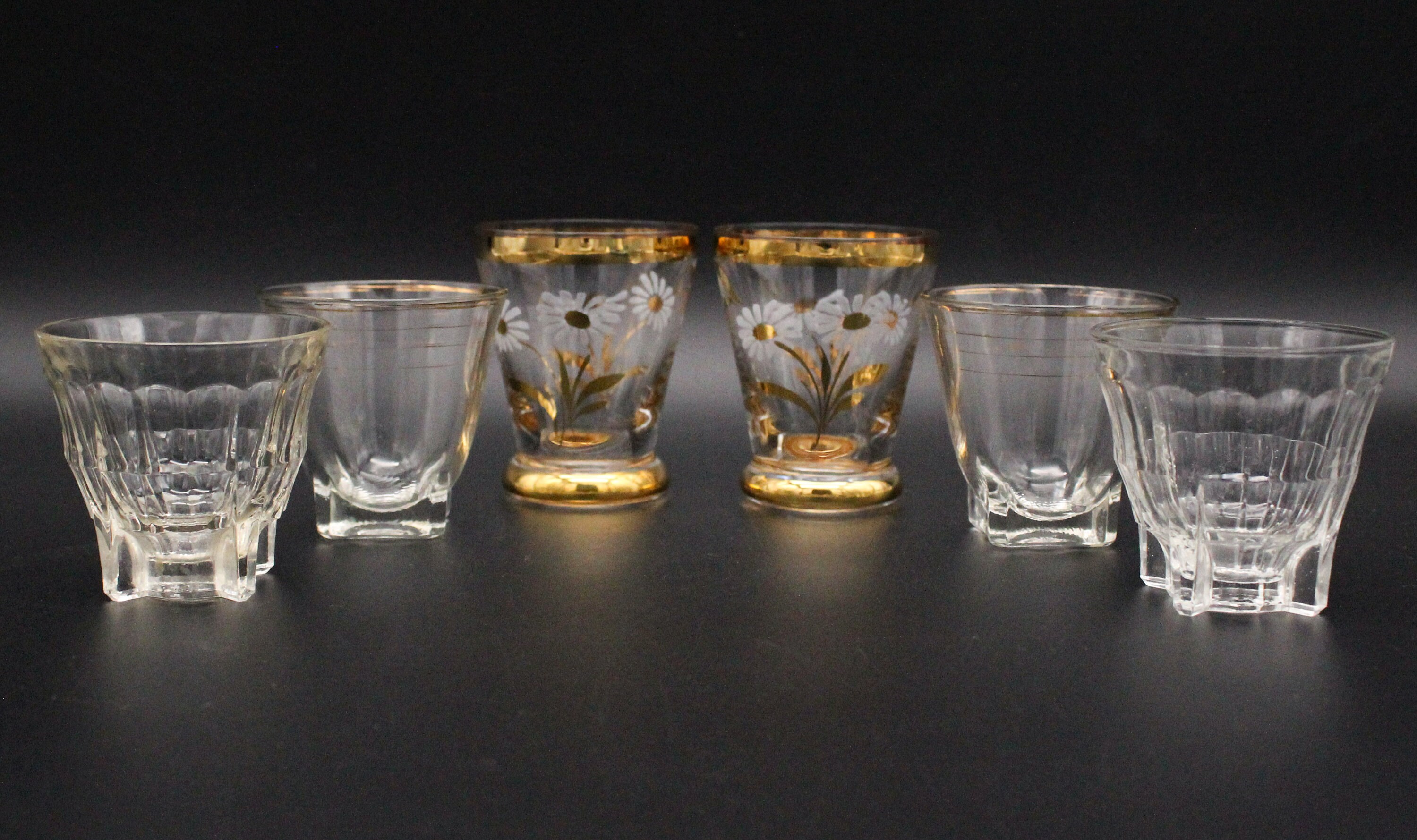 6 Jolis Verres Liqueur Vodka Rhum Vintage Assortis Années 50/60