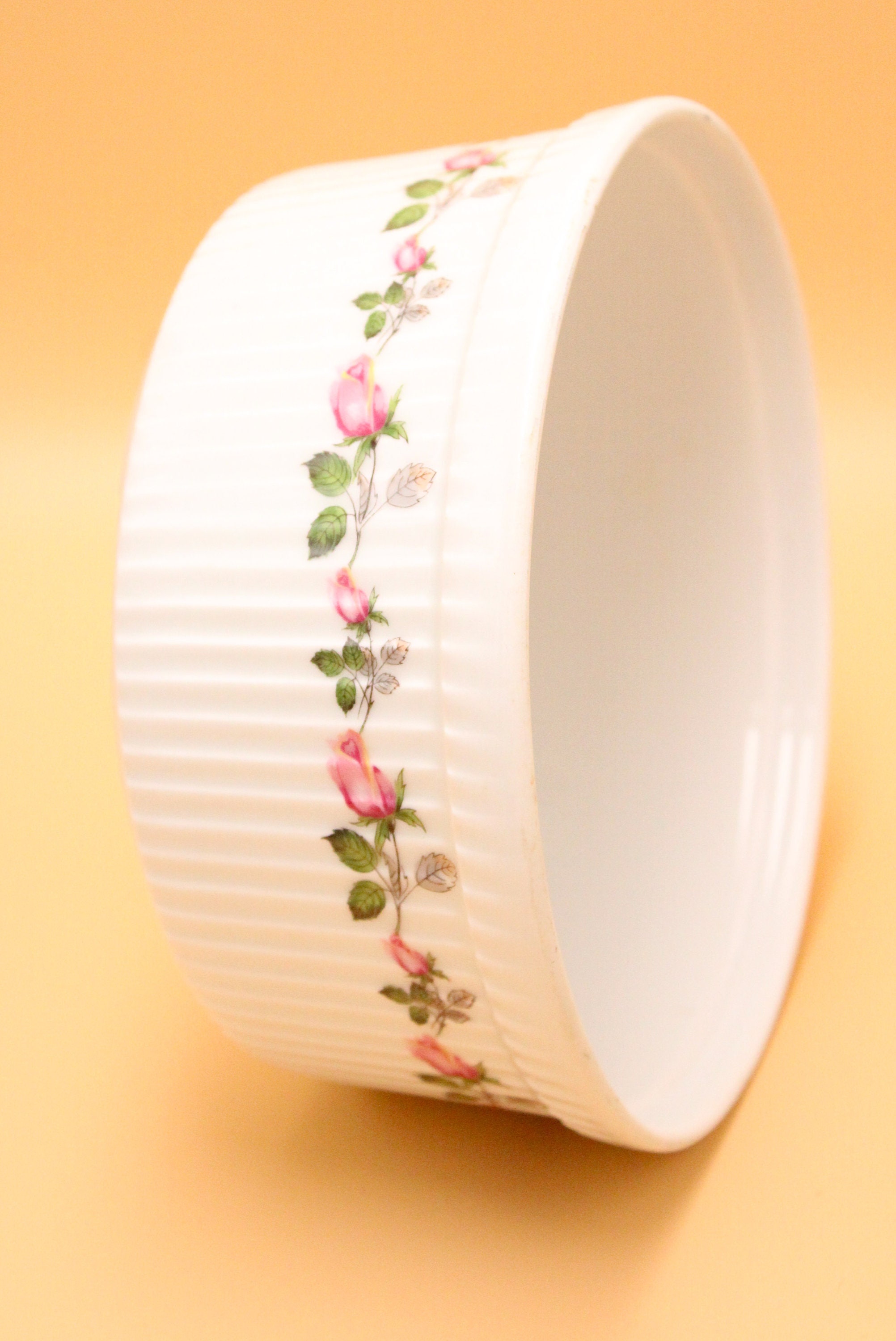 SOUFFLE DISH Apilco vintage porcelain garland of pink roses