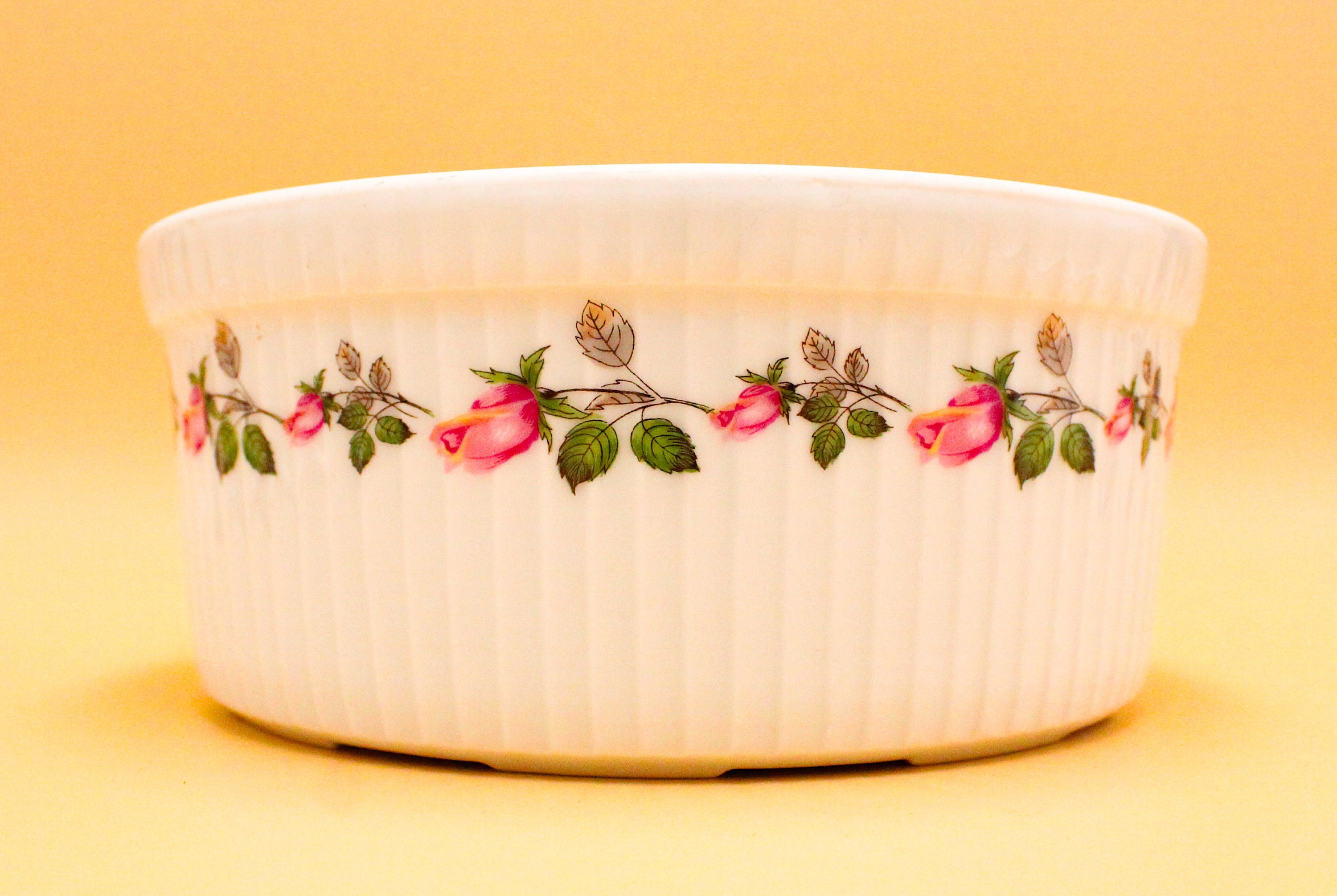 SOUFFLE DISH Apilco vintage porcelain garland of pink roses