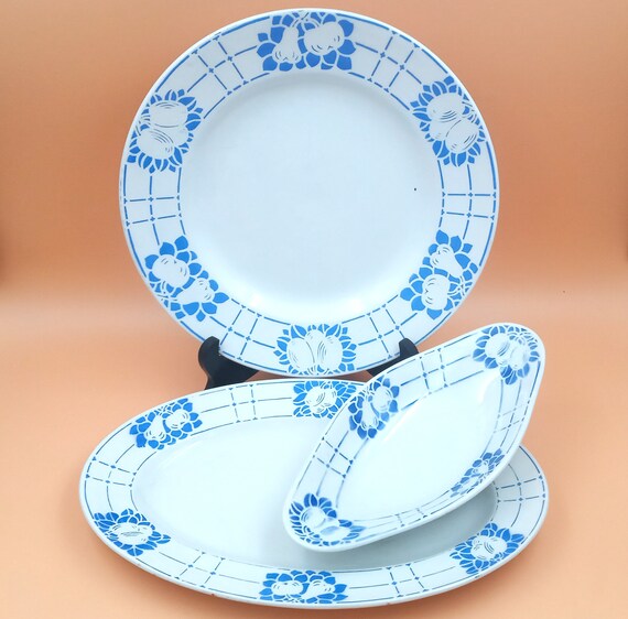 Set of 3 Sarreguemines serving dishes, blue and white fruit decor