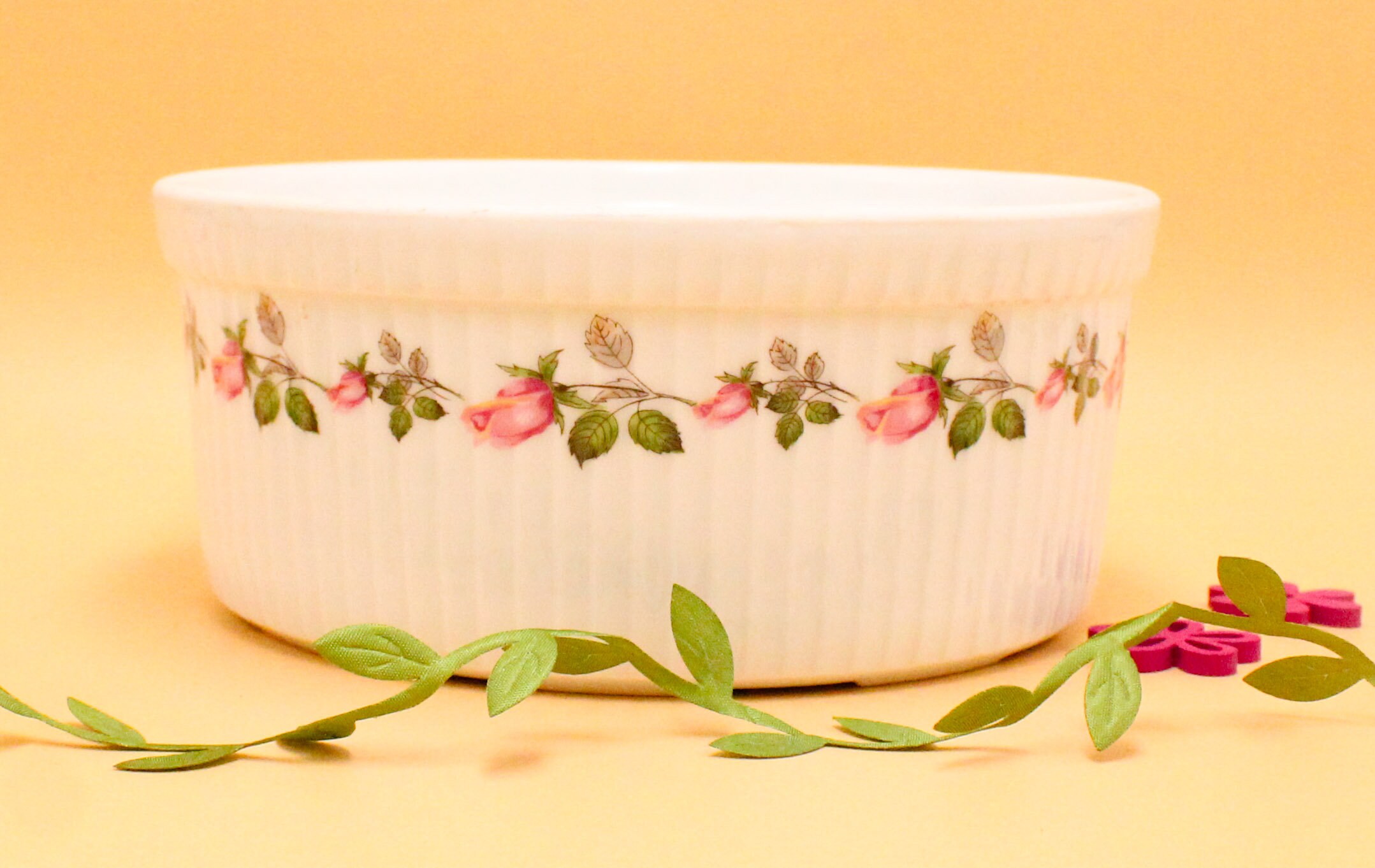 SOUFFLE DISH Apilco vintage porcelain garland of pink roses