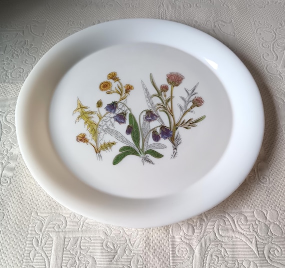 RARE! ARCOPAL round serving tray with wildflower decor