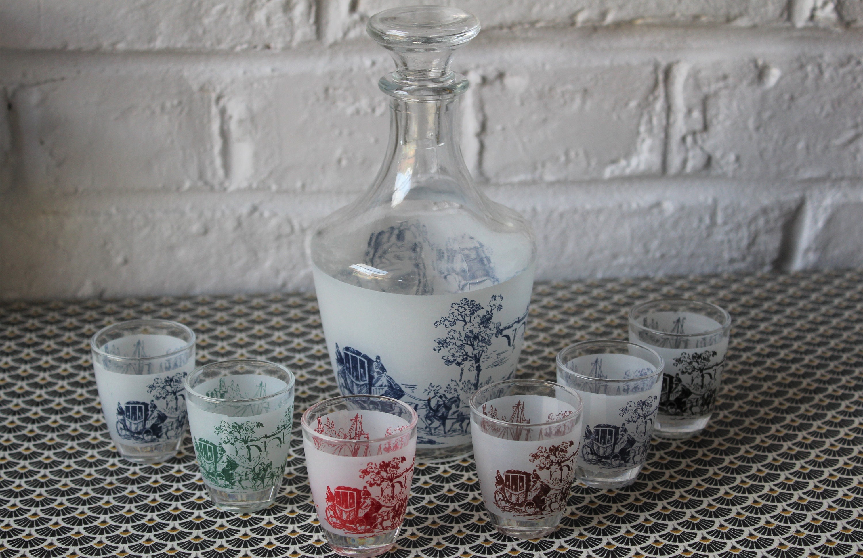 Service à Liqueur, Carafe Décor Bateau Blanche et Bleu, Verres Vintage Multicolores, Luminarc França