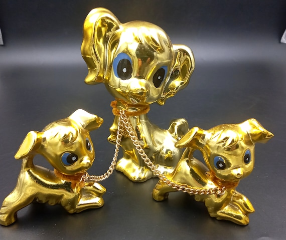 DOG and her puppies, gilded porcelain, circa 60, zoomorphic, figurine, statuette