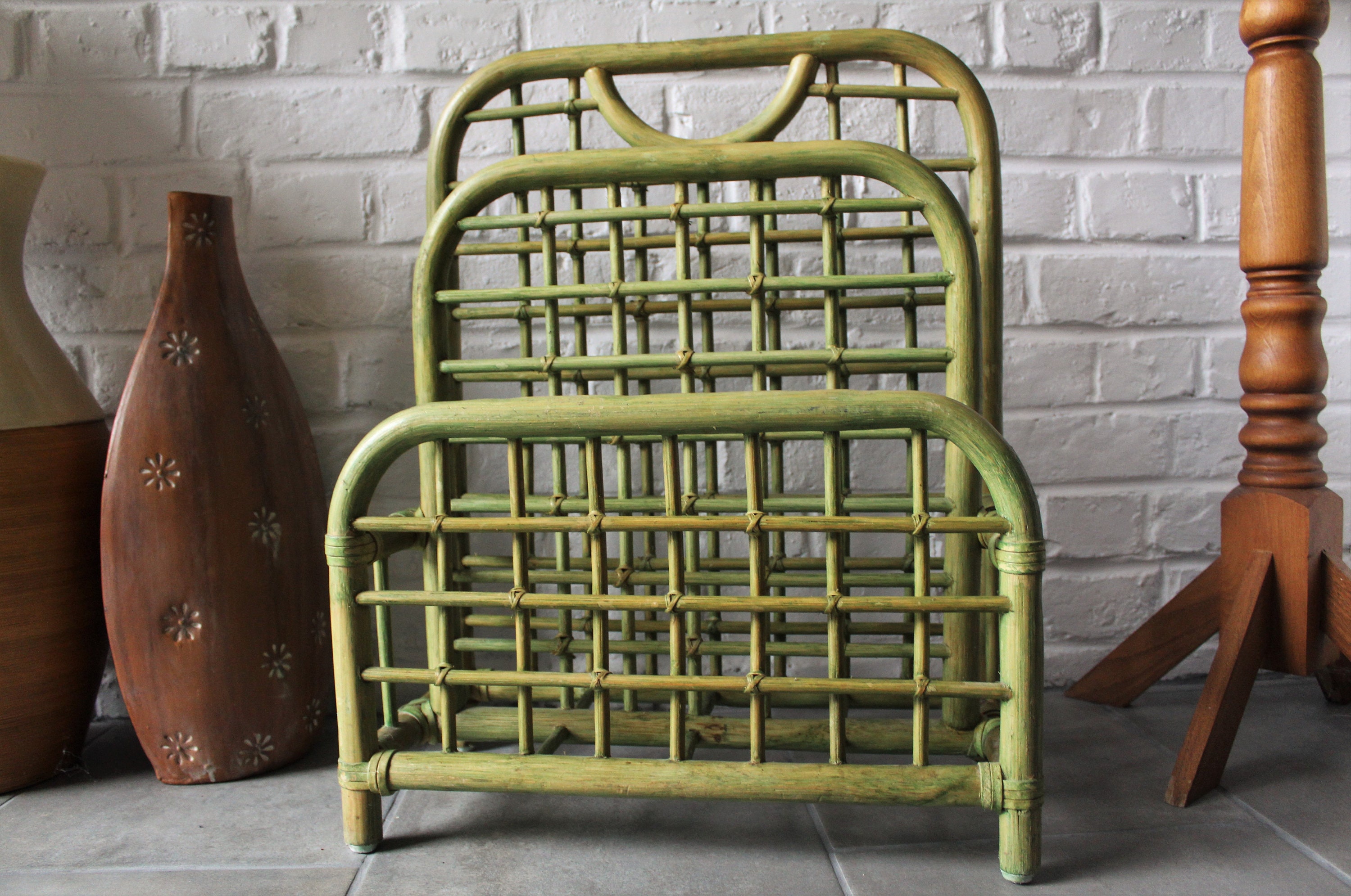 Grand Porte Revues en Bambou Vert Vintage, Bohème Boho