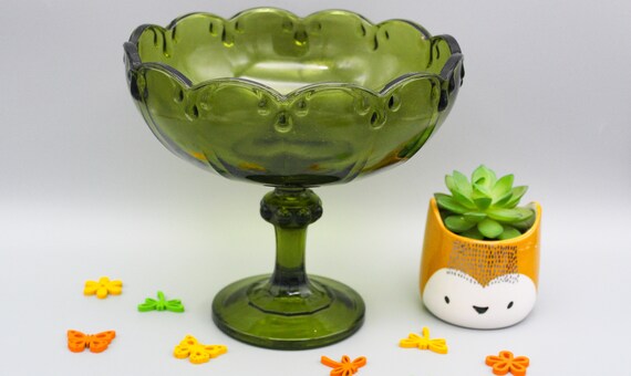 COMPOTIER in olive green glass on shabby foot, pocket, fruit bowl, servant