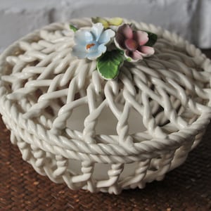 Woven porcelain pot with lid, vintage potpourri pot