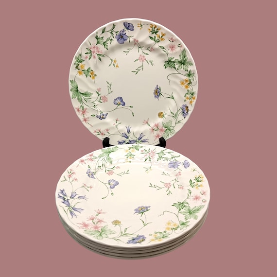 6 Vintage Crown Clarence PLATES, made in England by Churchill China