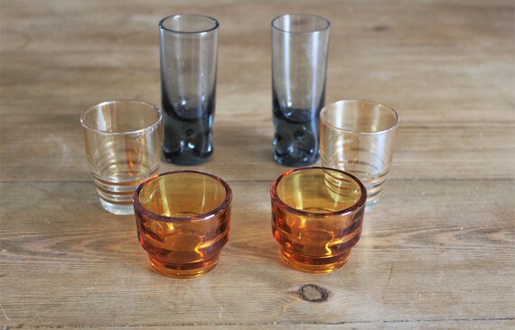 Set of 6 mismatched vintage liquor glasses to give a modern touch to your table! (29)