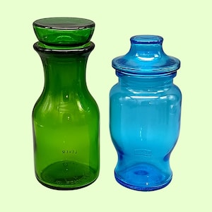 Paar POT aus türkisblauem und smaragdgrünem Glas, Topf mit luftdichtem Pagodendeckel, Hebel