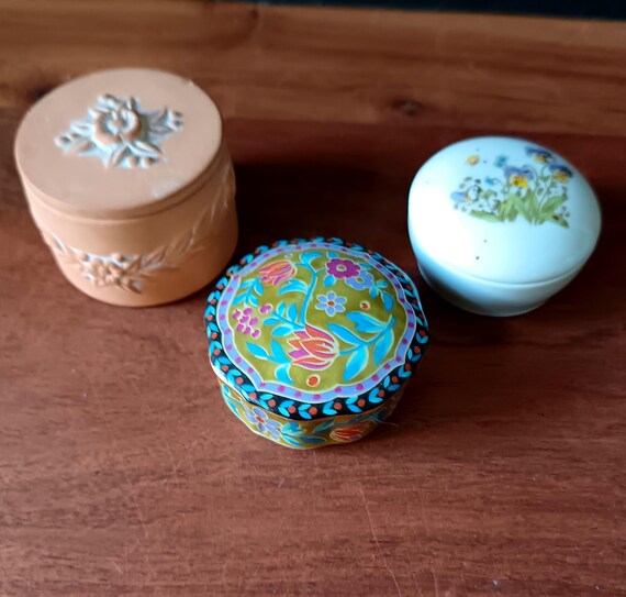 Small Collectible Pill Box, Vintage Porcelain Art, Box of Happiness