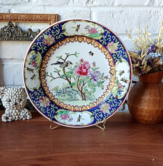Porcelain wall plate with floral and dragonfly decoration