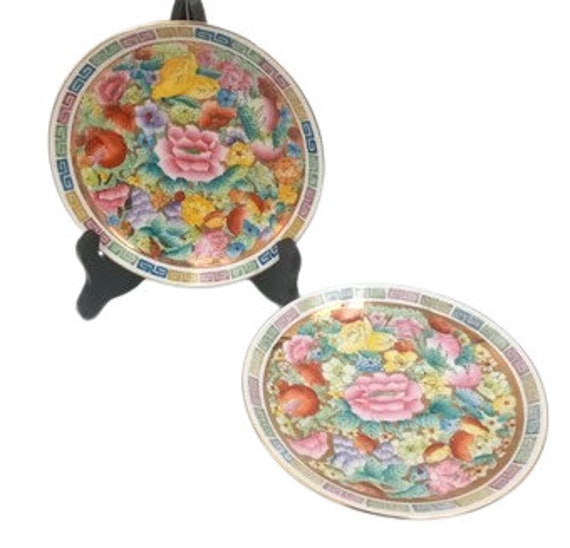 Pair of decorative openwork PLATES, flower pattern