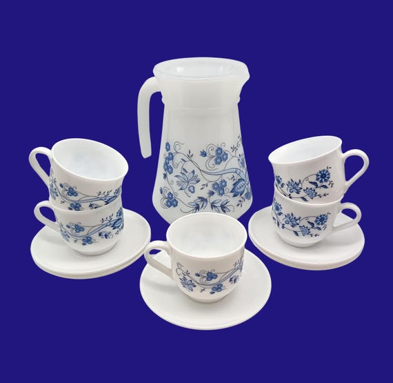 Arcopal PITCHER with small flower pattern from the 80s, opaline coffee pot