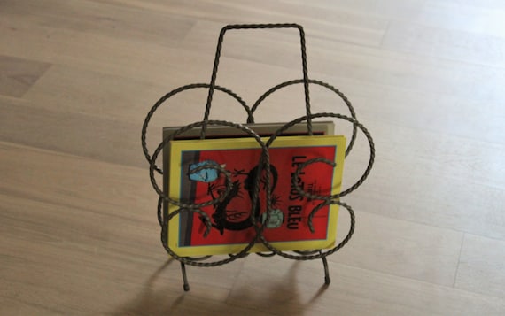 RENOVATED MAGAZINE RACK, revamped magazine rack in twisted sand-colored wrought iron, 1960s.