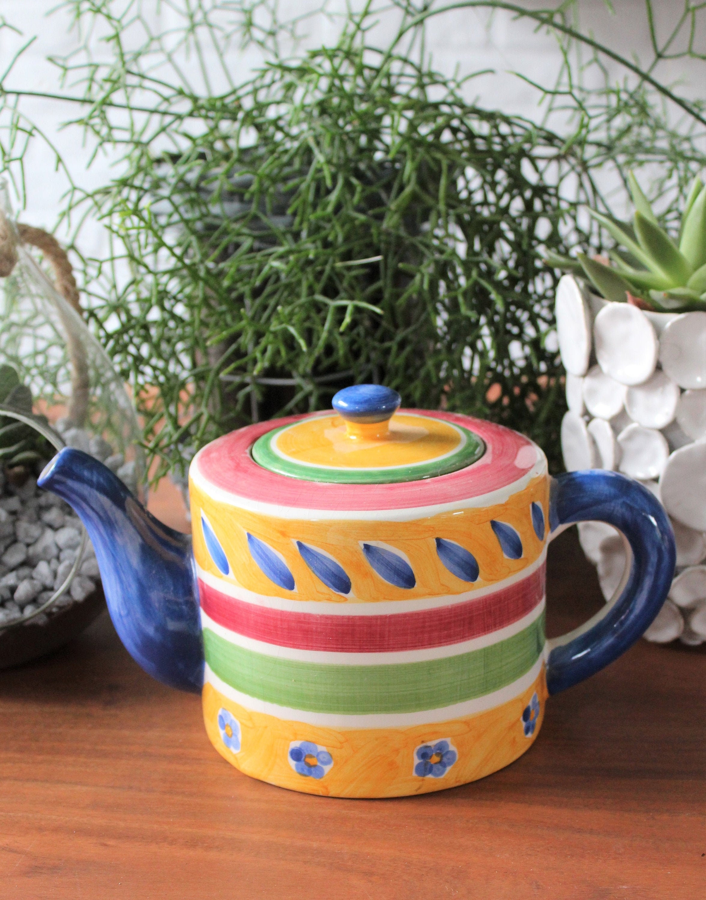 Théière en Céramique Peinte à La Main avec Poignée et Couvercle.
