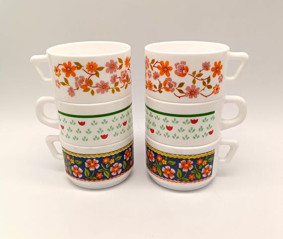 6 Arcopal CUPS assorted 70s designs