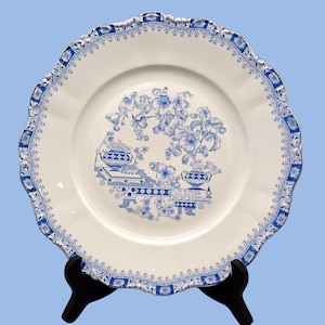ROUND DISH in porcelain pattern Theresia vintage Seltmann weiden Bavaria