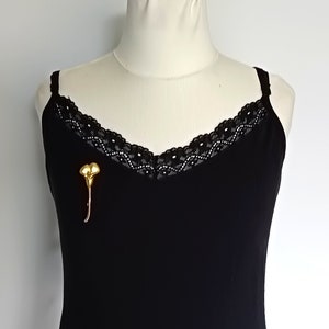 Broche Fantaisie Vintage En Forme De Fleur, Métal Doré - Accessoire Rétro Charmant