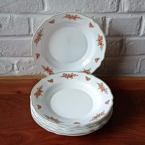 8 Arcopal French opaline soup plates, Bagatelle pattern, 1982