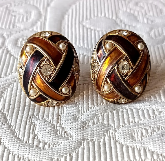 EAR CLIPS round clips in gold-tone metal, navy blue enamel