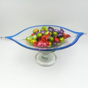 Glass bowl on foot, comp, display, pocket emptier, fruit bowl, server
