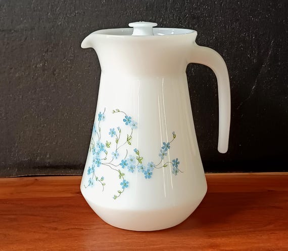 Arcopal PITCHER, Myosotis motif, 70s, opaline coffee pot with lid