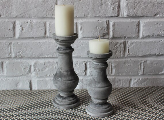 Duo of CANDELIERS in raw concrete