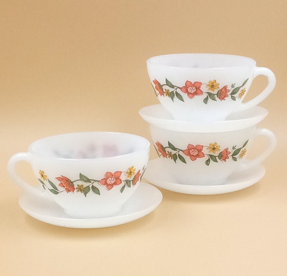 3 large CUPS and SAUCERS in ARCOPAL 1970 milk glass, retro, vintage, opaline