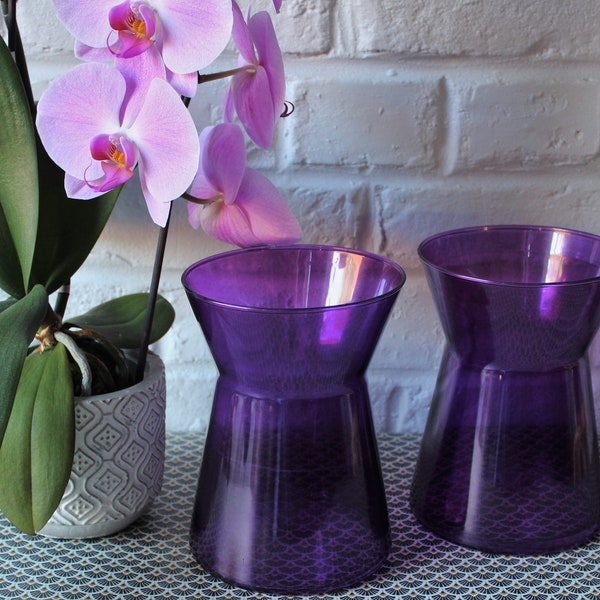 Paire VASES violets verre taille moyenne vintage