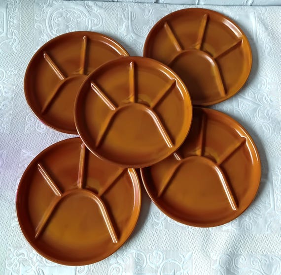 5 compartmentalized plates, flat "ARCOPAL VOLCAN" Vintage 70s, France