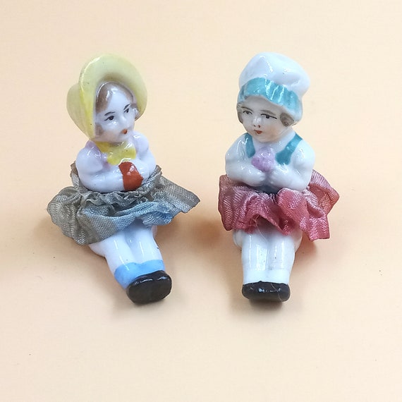 Couple FIGURINES miniature vintage biscuit, porcelain and fabric skirt