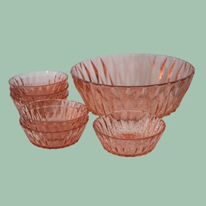 SALAD BOWL and 6 BOWLS from the 60s in vintage French pink molded glass