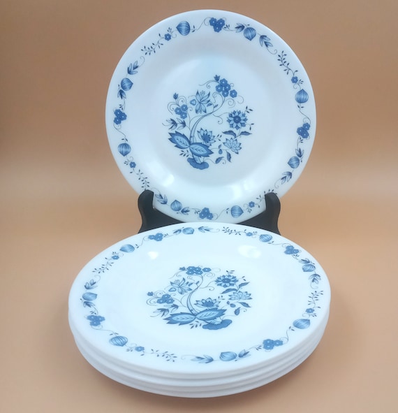 6 arcopal DESSERT PLATES in white opaline decorated with blue aster model