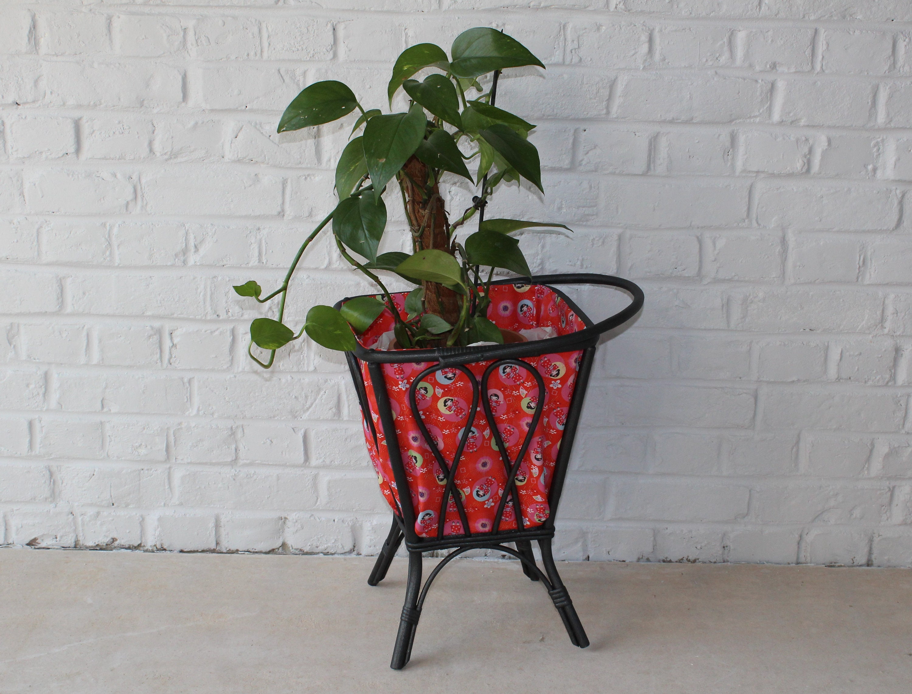 Travailleuse Relookee Boîte à Couture Bois Tissu Vintage Relookée Petite Japonaise en Kimono