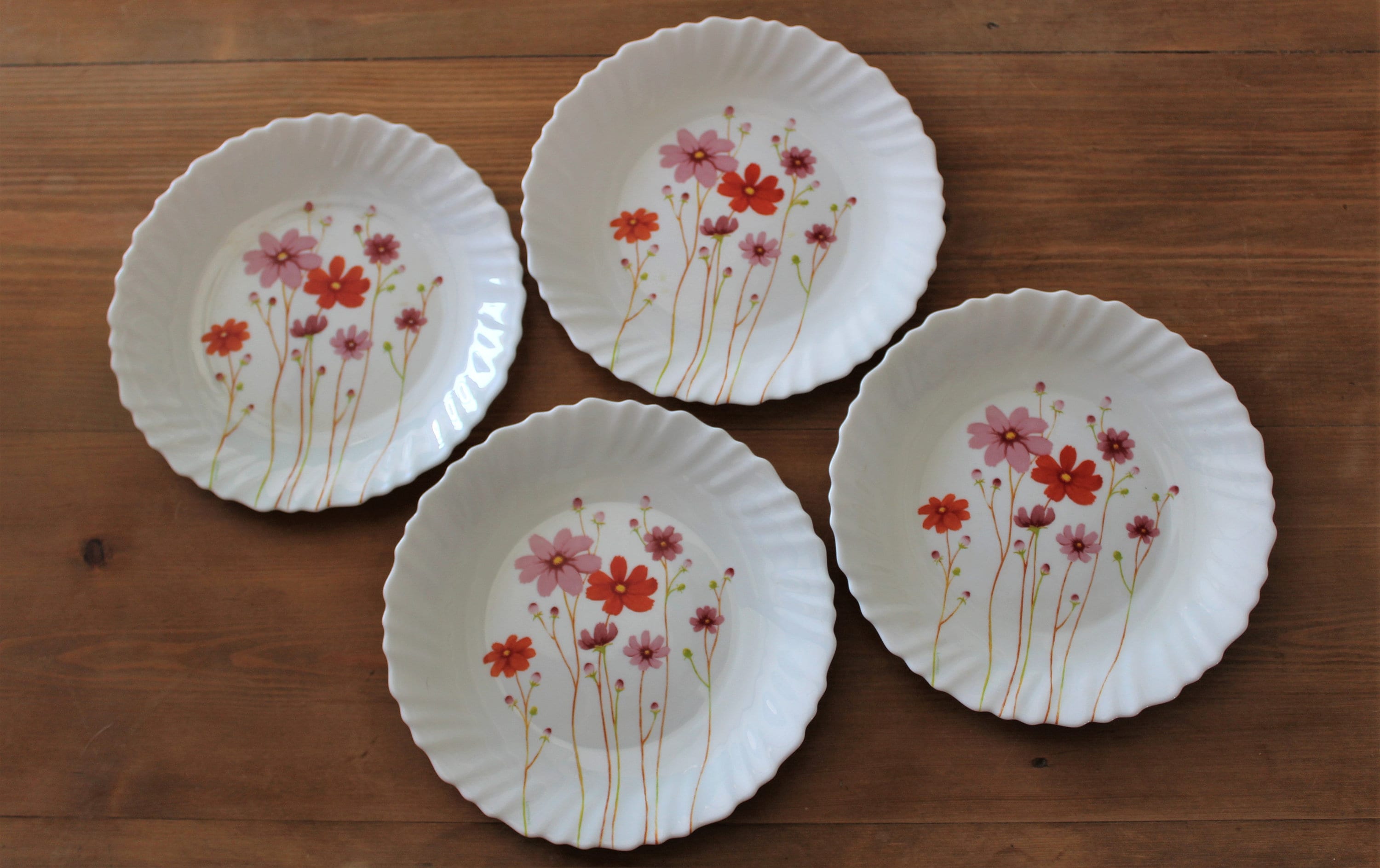 4 Assiettes Dessert Opaline Française Luminarc Motif Fleurs, Vaisselle Vintage Verre de Lait